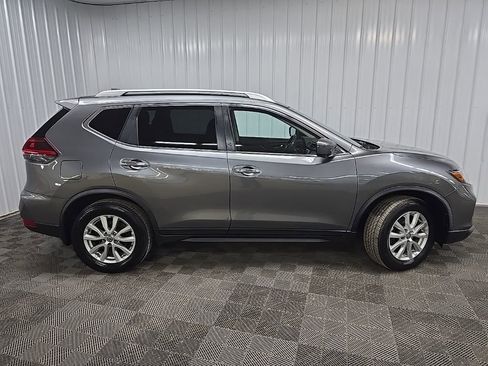 Used 2018 Nissan Rogue SV w/ Sun & Sound Touring Package image 2