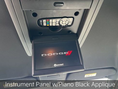 Used 2016 Dodge Grand Caravan SE image 24