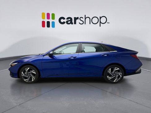Used 2025 Hyundai Elantra Limited FWD image 2