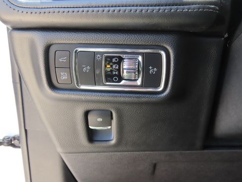 Used 2021 Lincoln Nautilus Reserve FWD image 27