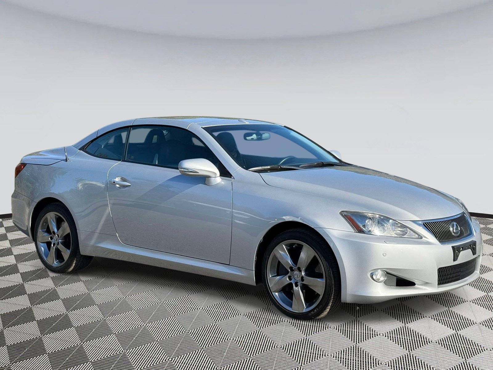 Used 2010 Lexus IS 350C RWD image 2