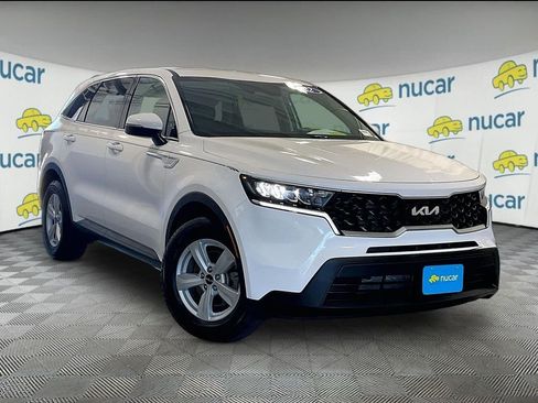 Used 2022 Kia Sorento LX FWD image 1