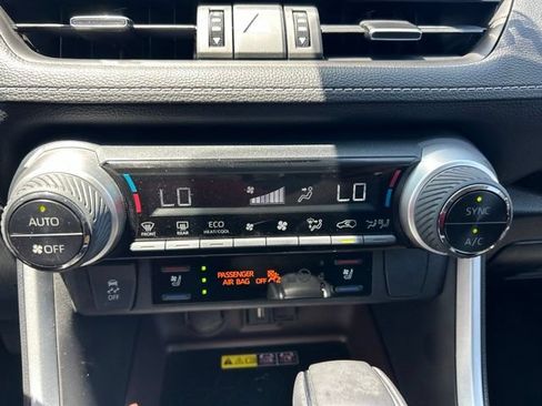 Used 2022 Toyota RAV4 Limited AWD/4WD image 19