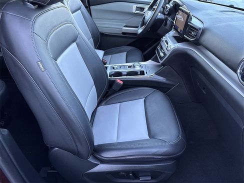 Used 2023 Ford Explorer XLT w/ Equipment Group 202A image 13