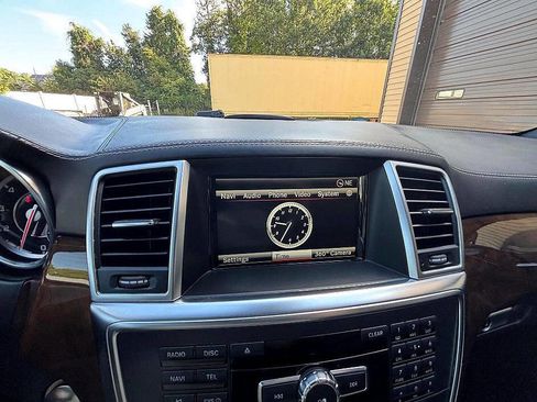 Used 2015 Mercedes-Benz ML 63 AMG 4MATIC image 28