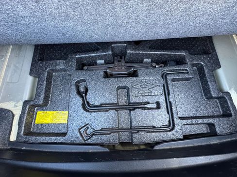 Used 2012 Toyota Camry LE image 30