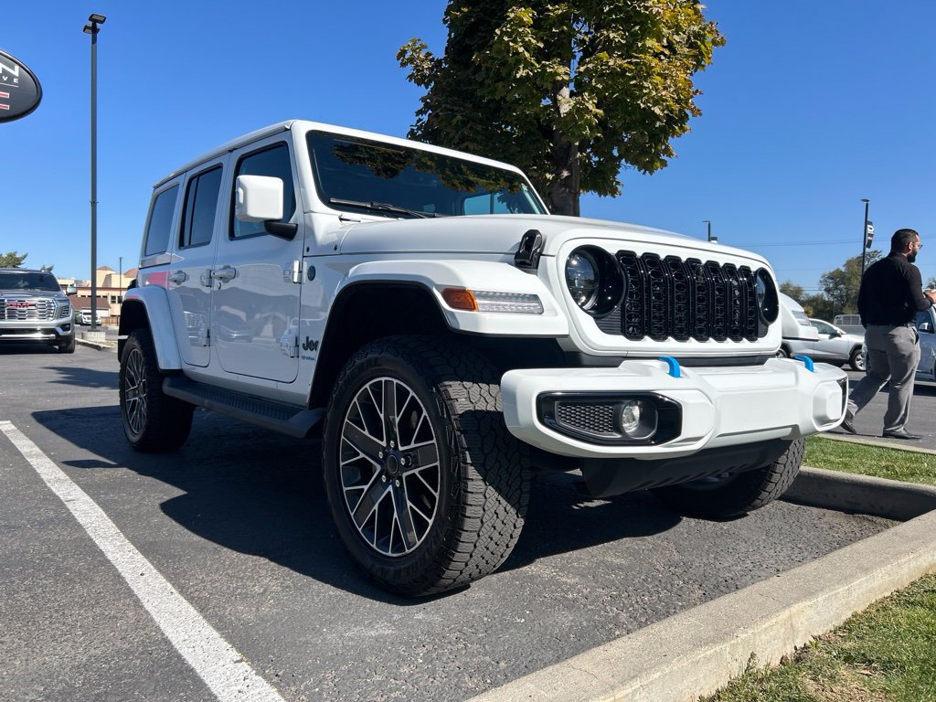 Used 2024 Jeep Wrangler High Altitude AWD/4WD image 3