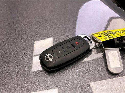 Certified 2025 Nissan Rogue S image 10