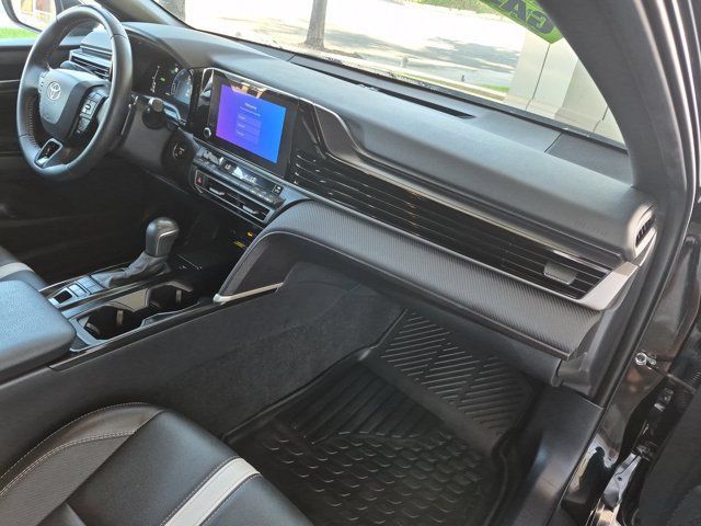 Used 2025 Toyota Camry SE FWD image 6