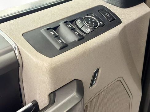 Used 2018 Ford F250 XLT w/ XLT Premium Package image 17