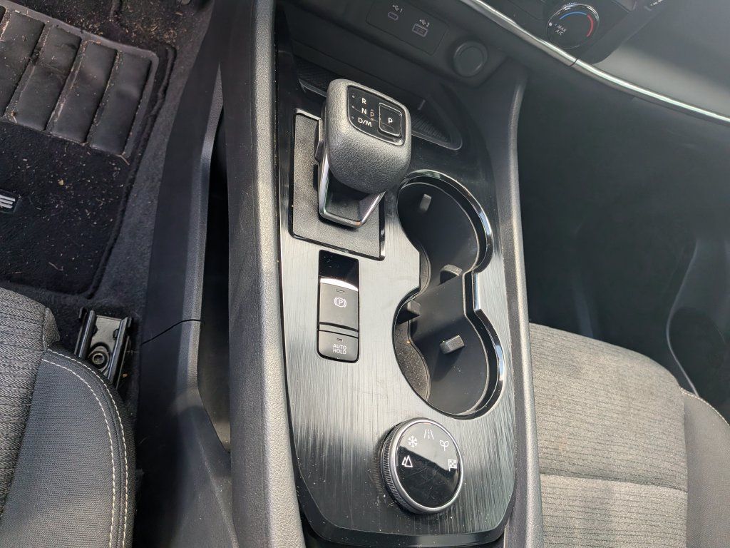 Used 2022 Nissan Rogue S AWD/4WD image 21