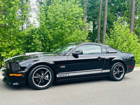Used 2007 Ford Mustang GT Premium RWD image 25