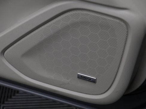 Used 2024 GMC Terrain Denali w/ Denali Premium Package image 7