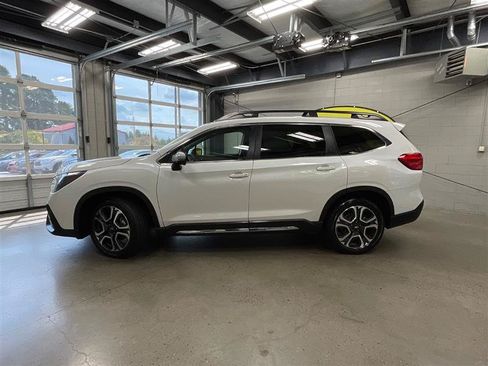Used 2023 Subaru Ascent Limited AWD/4WD image 2