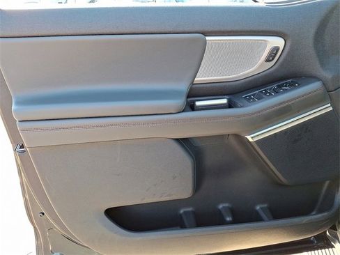 Used 2025 Ford Expedition Active image 12