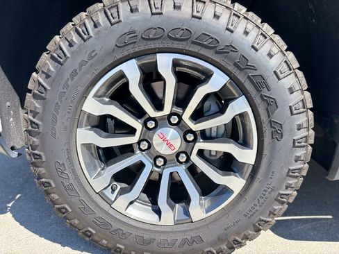 Used 2021 GMC Sierra 1500 AT4 w/ AT4 Premium Package image 28