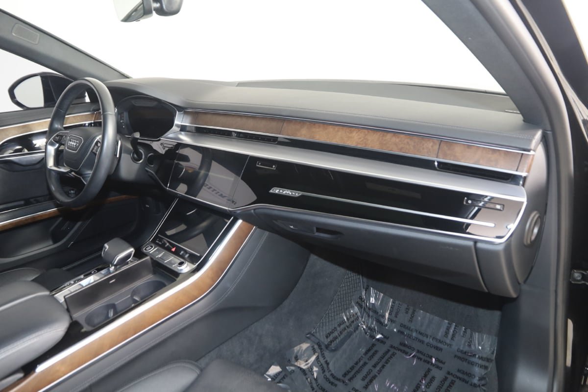 Used 2023 Audi A8 L 3.0T AWD/4WD image 40