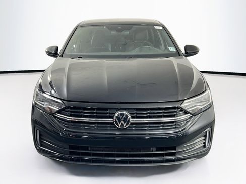 Used 2024 Volkswagen Jetta Sport FWD image 2