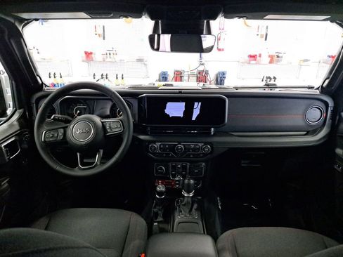 New 2026 Jeep Wrangler Unlimited Rubicon w/ Technology Group image 18