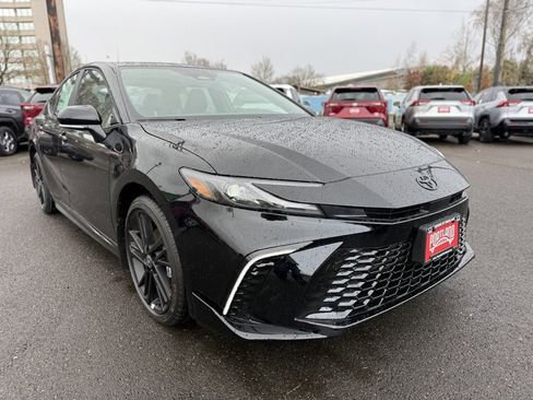 New 2026 Toyota Camry SE Nightshade image 2