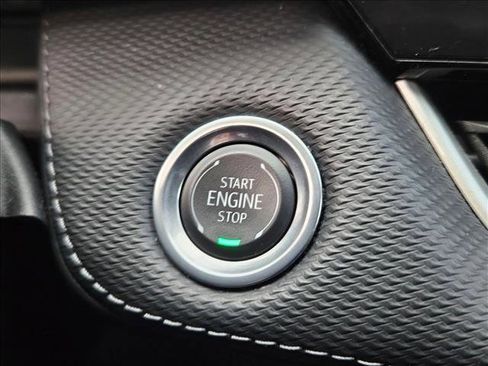 Used 2025 Chevrolet Equinox LT w/ Convenience Package II image 13