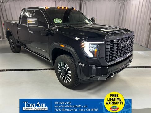 Used 2024 GMC Sierra 2500 Denali Ultimate AWD/4WD image 1