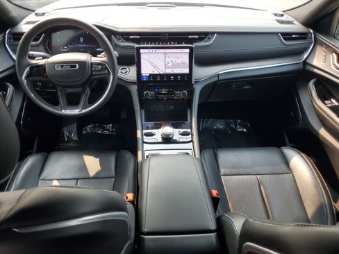 Used 2024 Jeep Grand Cherokee Overland w/ Luxury Tech Group IV AWD/4WD image 19