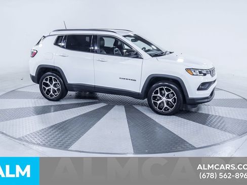 Used 2024 Jeep Compass Latitude AWD/4WD image 11