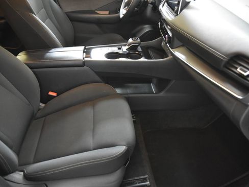 Used 2023 Nissan Rogue S FWD image 34