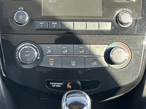 Used 2017 Nissan Rogue S image 12