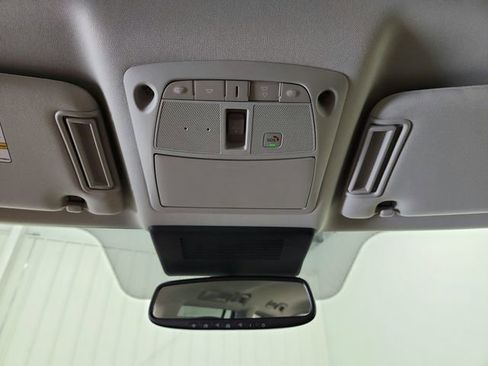 Used 2024 Nissan Armada SL image 28