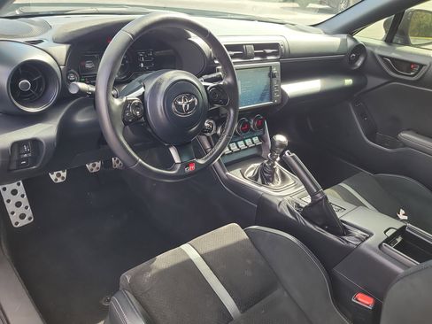 Used 2023 Toyota GR86 Premium image 13