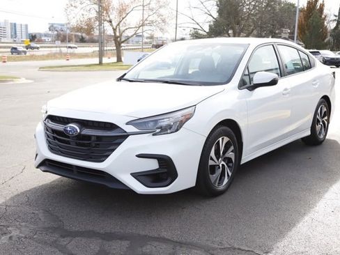 Used 2023 Subaru Legacy Premium image 5