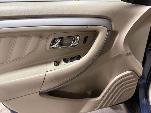 Used 2018 Ford Taurus SEL w/ Equipment Group 201A image 21