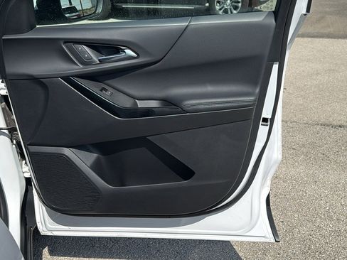 Used 2025 Chevrolet Equinox LT w/ Convenience Package II image 26