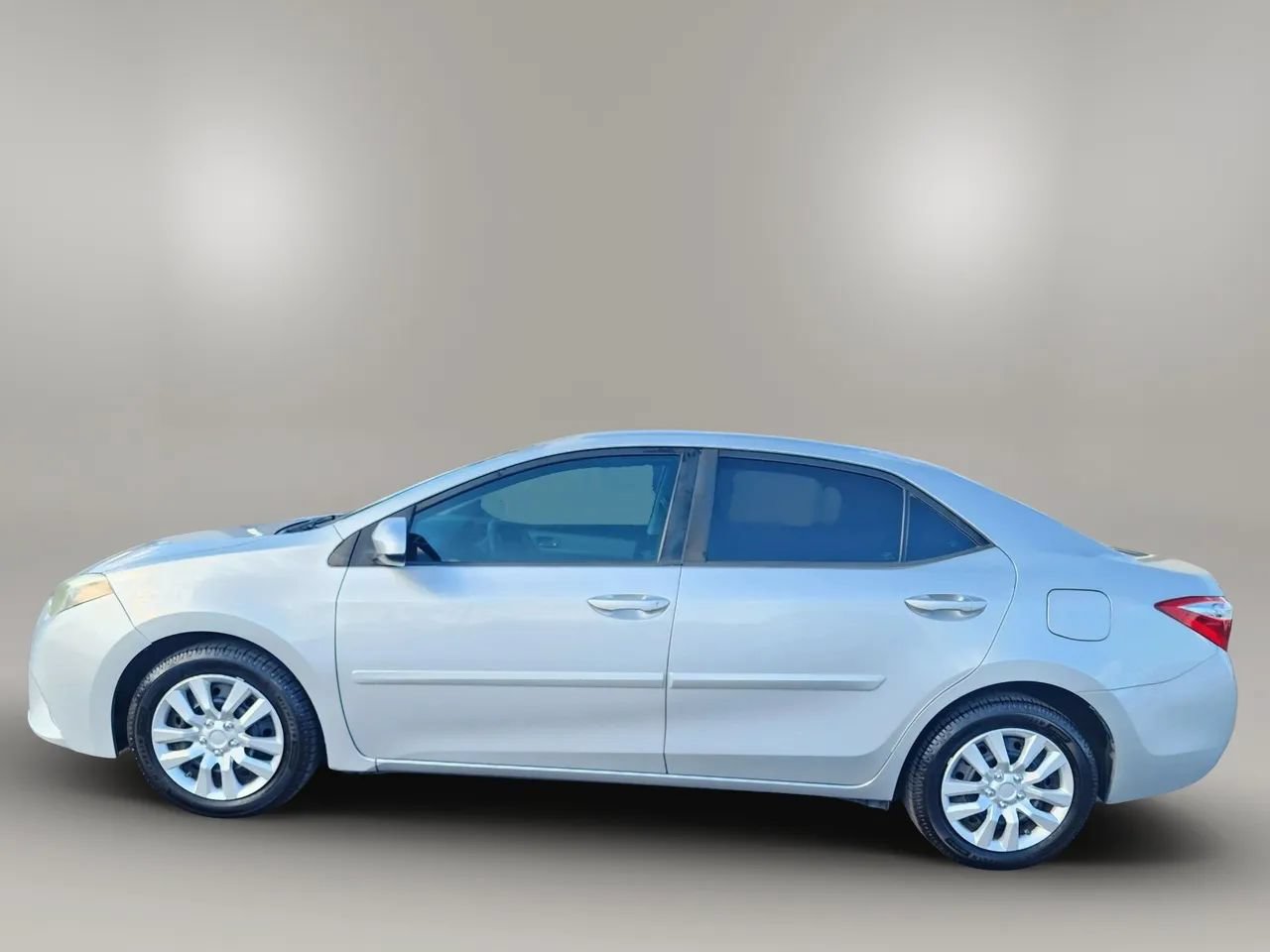 Used 2015 Toyota Corolla LE FWD image 14