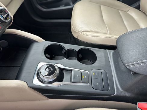 Used 2020 Ford Escape SEL image 17