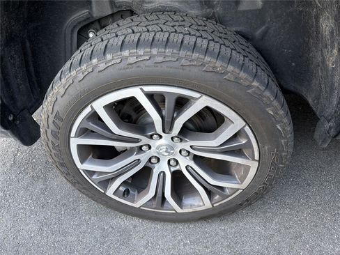 Used 2025 RAM 1500 Tungsten w/ Off Road Group AWD/4WD image 8