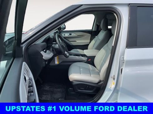 New 2025 Ford Explorer Active w/ Active Comfort Package image 9