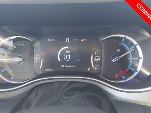 Used 2018 Chrysler Pacifica Touring Plus image 6