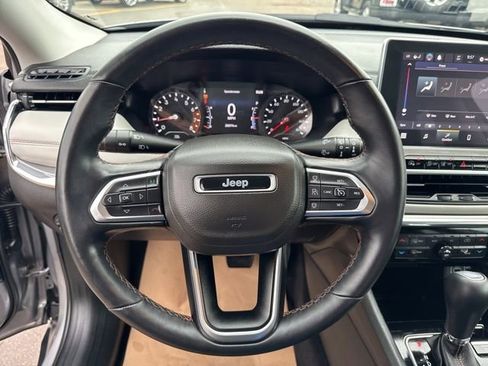 Used 2022 Jeep Compass Limited AWD/4WD image 12