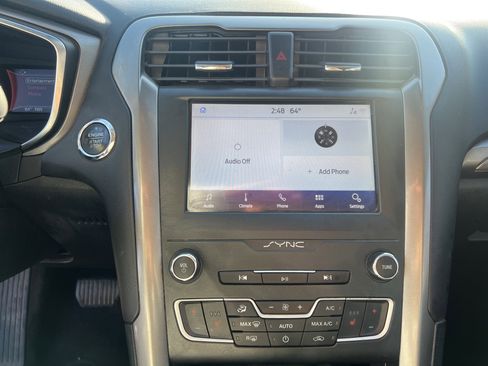 Used 2019 Ford Fusion SE image 17