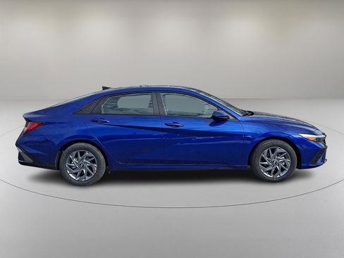 New 2026 Hyundai Elantra Blue image 8