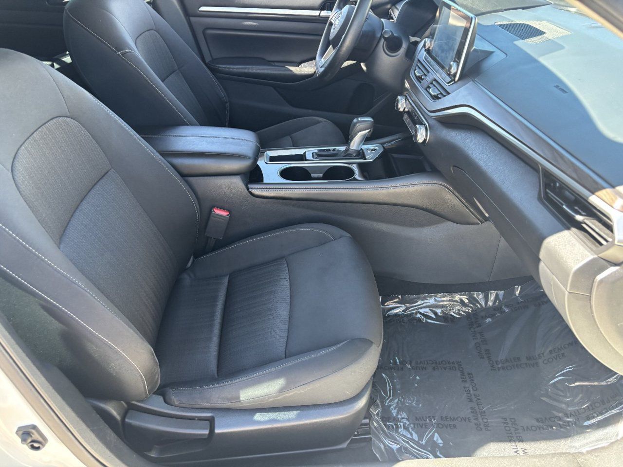 Used 2023 Nissan Altima 2.5 SV FWD image 9