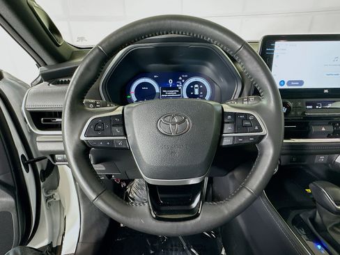 Used 2025 Toyota Grand Highlander AWD Hybrid image 15