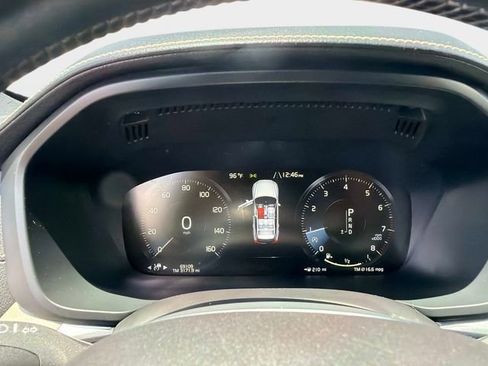 Used 2018 Volvo XC60 T6 Inscription w/ Luxury Seat Package AWD/4WD image 28