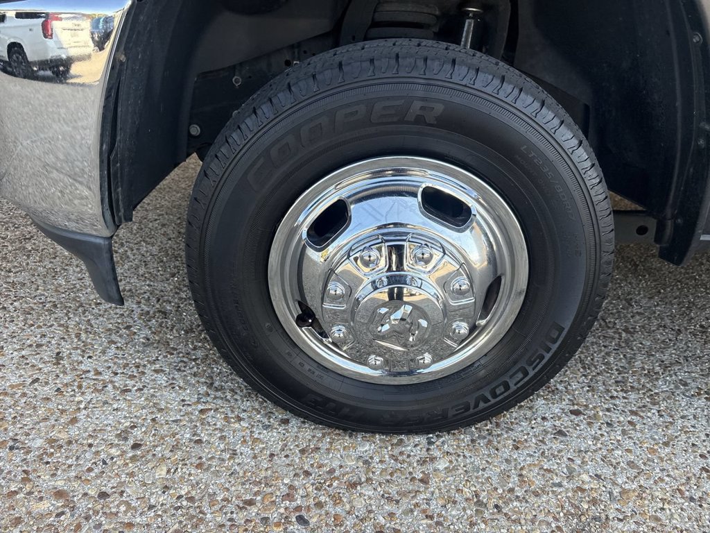 Used 2022 RAM 3500 Big Horn AWD/4WD image 32