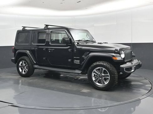 Used 2018 Jeep Wrangler Unlimited Sahara w/ Uconnect 4C Nav & Sound Group AWD/4WD image 1