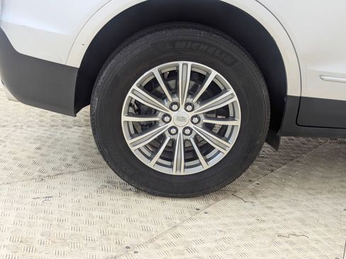 Used 2017 Cadillac XT5 Luxury w/ Driver Awareness Package image 12