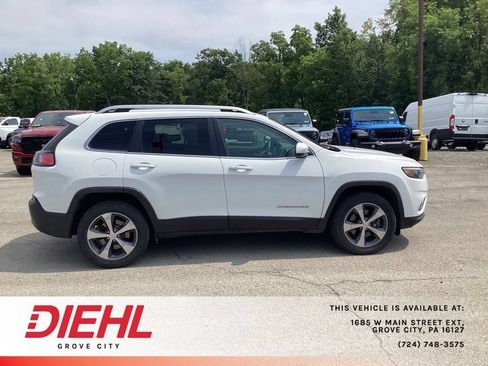 Used 2019 Jeep Cherokee Limited w/ Trailer Tow Group AWD/4WD image 8